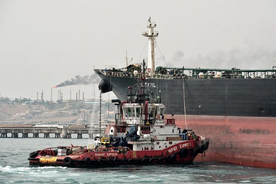 Irã afirma controlar Estreito de Ormuz e eleva tensão com EUA